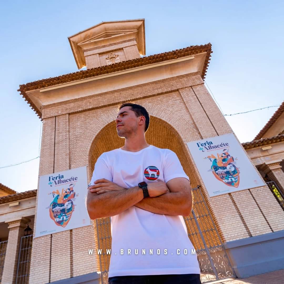 brunnosmoda's tweet photo. CAMISETA FERIA ALBACETE 2024

Colaboración exclusiva con @MiguelGordeando. Gracias a él, puedes disfrutar de un 10% de descuento en tu compra usando el código: GORDEANDO. 

🛒 A la venta desde YA mismo en nuestra web: 🌐 https://t.co/Ft6MU2KrdS https://t.co/rFO6QPoXB8