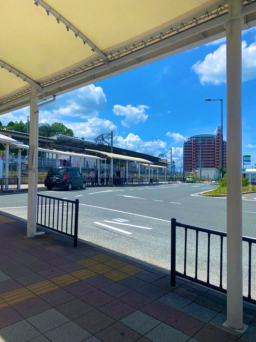 sally_deadly's tweet photo. 懐かしの長尾駅
めちゃくちゃ綺麗になっててびっくり https://t.co/N40eakI9HT