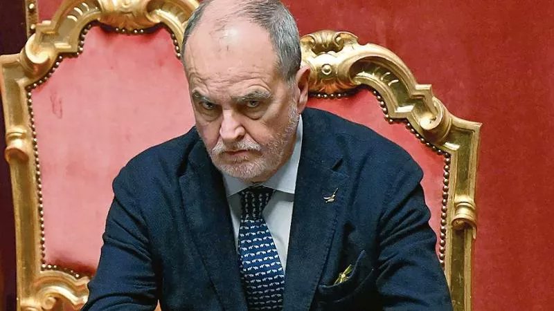 GenCar5's tweet photo. In appena 36 ore 137.000 firme contro i nemici dell'#Italia. Una boccata d'aria fresca. Firmate e poi a vincere il #referendum sull'#autonomiadifferenziata. https://t.co/UfZOKzNluH
