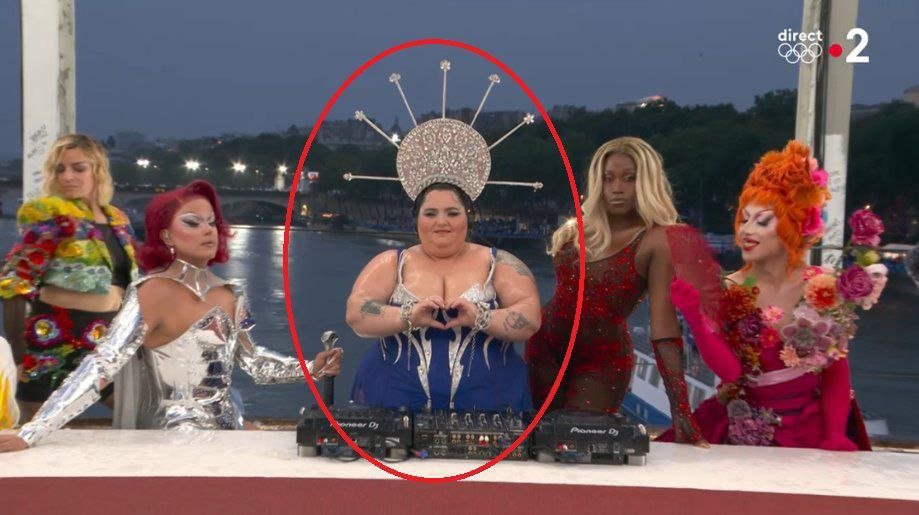 SoftWarNews's tweet photo. 🇨🇵 Wanita yang mengejek Yesus Kristus di Olimpiade di Paris adalah wanita Yahudi Barbara Butch, yang berasal dari keluarga Yahudi  

Jangan kau kira Yahudi Zionis hanya memusuhi orang-orang Islam, salah itu. Kebencian mereka terhadap Kristen juga sama. Kristen target selanjutnya. https://t.co/dzyrJv4Euq