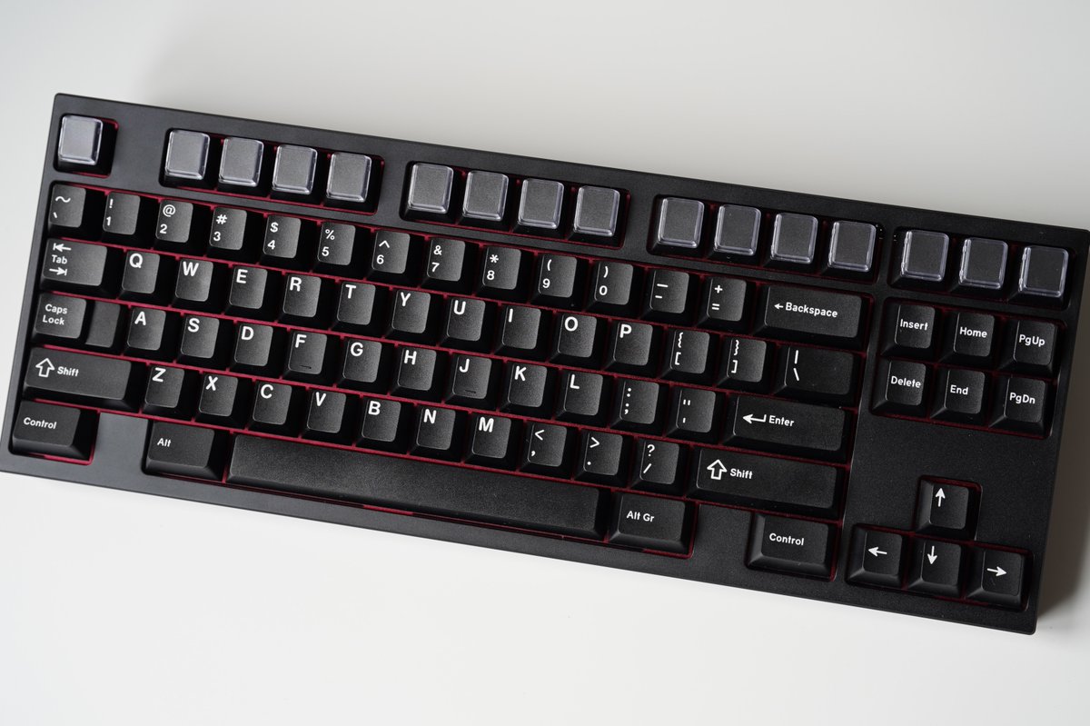 LZ CLS SE
GMK WoB + R5 + Relegendables+
Cherry MX Black