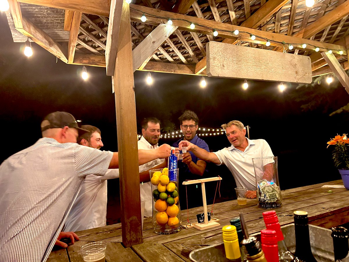 amber_hanson's tweet image. Wedding fun tonight, followed by Dough for Joe! #mnsummer