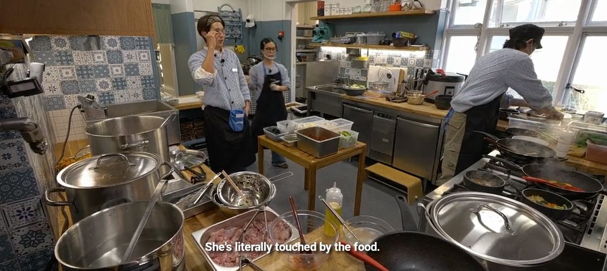 kdramacheese's tweet photo. definitely one of the best decisions in JK was adding choi wooshik to the team. he gives balance to things that others lack. he socializes so well and i can say that he is a words of affirmation guy. LASTLY, HE IS SO ENTERTAINING TO WATCH! 

#JinnysKitchen #JinnysKitchen2 https://t.co/8B8s3tnXdi