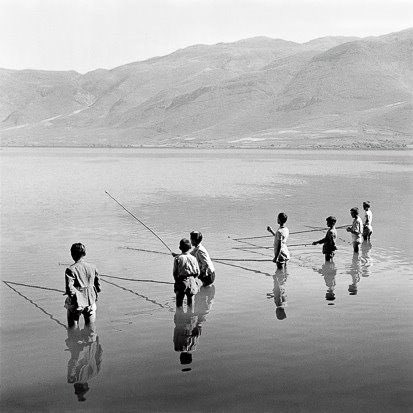 ValanceLibert's tweet photo. Fishing at Ioannina lake,1938
Photo Spyros Meletzis
 
#ArteYArt #artwork #artphotography #PhotoOfTheDay #photography #fotographia #streetphotography #photo #foto #Sunday https://t.co/B2RziYem5q