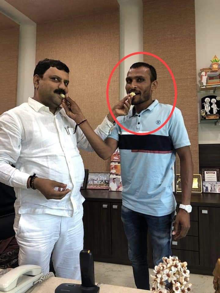 dmpatel1961's tweet photo. રાજકોટની ડી.બી પટેલ કન્યા છાત્રાલયમાં પરસોત્તમ રૂપાલાના અંગત અને ભાજપના બે આગેવાનોએ વિદ્યાર્થીનીને રેક્ટરની નોકરી આપી  દુષ્કર્મ આચર્યું. યુવતી ને ધમકી અઆપી કે મારા છેડા મોદી સુધી છે. 
છાત્રાલયના ટ્રસ્ટીએ આબરૂ જવાની બીકે ઝેરી દવા પીધી. 
બેટી બચાવો નહીં બળાત્કાર કરો ભાજપની યોજના. https://t.co/BB3qMwc10B
