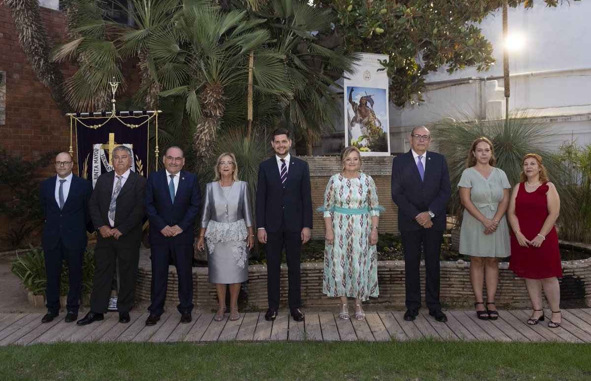 Acte molt significatiu i emotiu. Juana Gregori accepta ser la padrina <a href="/SemanaSantaGND/">Semana Santa Gandia</a>  2025 amb   responsabilitat, qualitat humana i sensibilitat.  

Gràcies Gloria Fernández pel teu entusiasme i compromís sincer.  

Encetem un exercici que esdevé fascinant.

(Fotos: À.Oltra)
