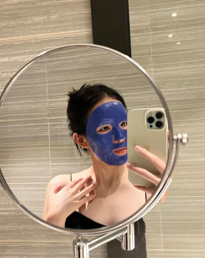 EnangKitty's tweet photo. 女人的快乐和喜欢是什么
无非就是此时此刻有个懂我又有情趣的男人罢了
只想在我寂寞无助的时候
在我耳边轻轻的说“今晚我陪你 https://t.co/GluolRplLu