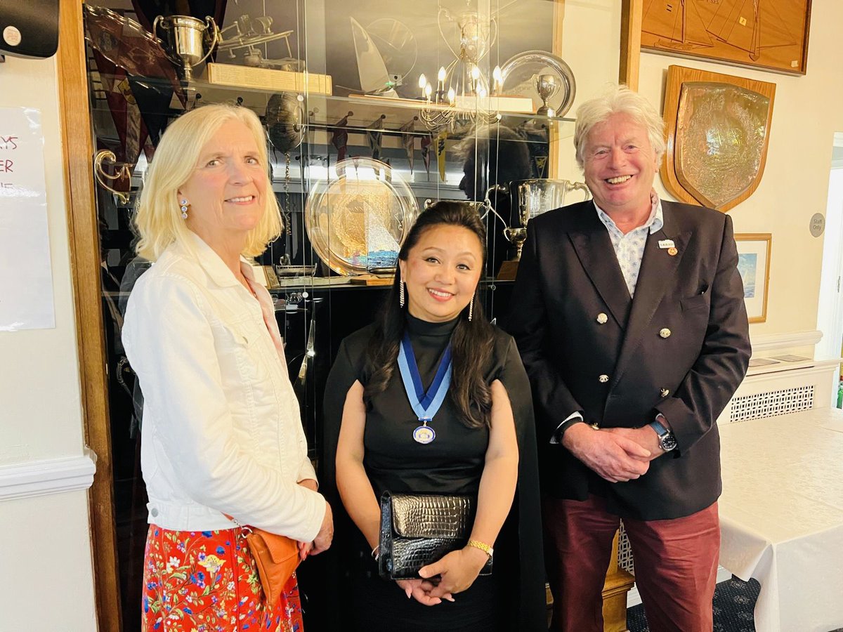 Delighted as ever to meet Pam, Mark and support fundraising efforts for our beloved #MedwayQueen-the ‘Heroine of Dunkirk’ alongside the <a href="/Mayor_Medway/">Mayor of Medway</a>, Sir George Jessel BT DL, and friends of <a href="/PSMedwayQueen/">PS Medway Queen</a> 
To visit, volunteer and/or donate  please visit medwayqueen.co.uk