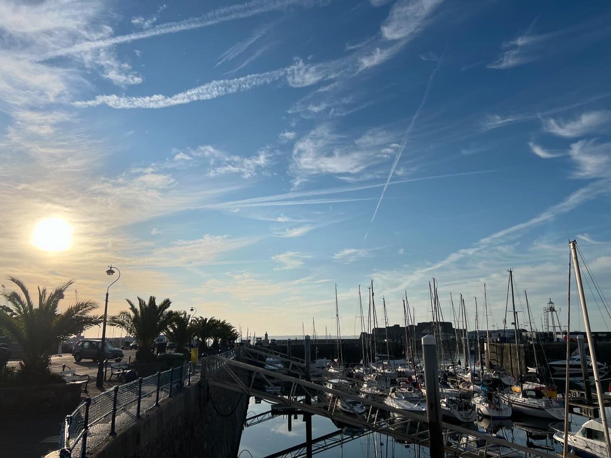 EDABL Seafront Sunday

Brilliant day for local food and drink 🍟🍻🍟🍻

Come and see us for the perfect silver treat to yourself or gift