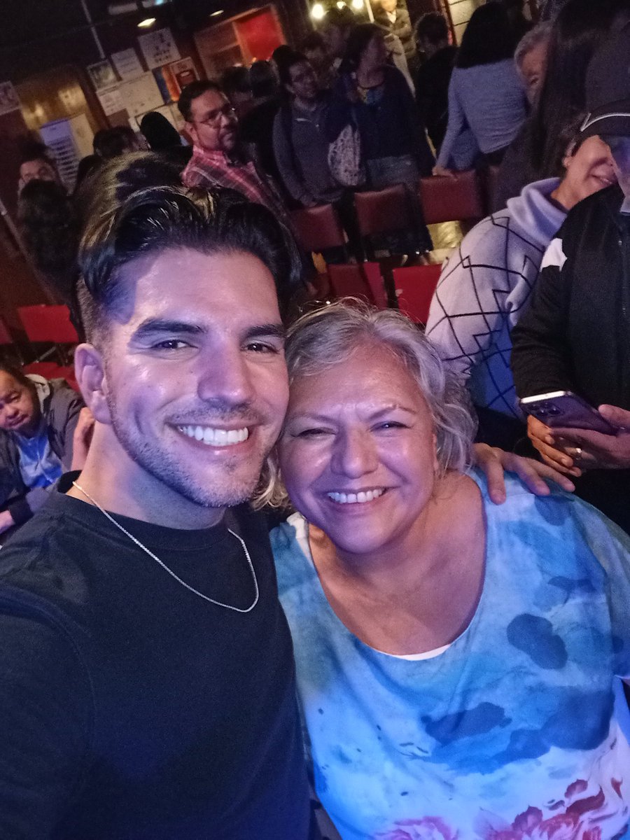 natitaolvera's tweet photo. @PonchoGutz dime con qué chairo andas y te diré quien eres. ¡No estás solo! Una nueva generación de comunicadores pensantes. Gracias! https://t.co/tzT2N8frsw
