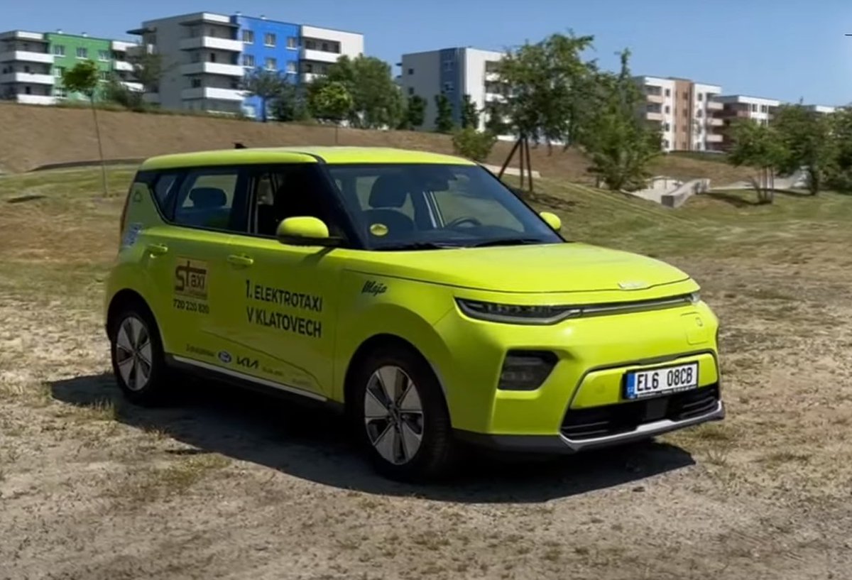 Založili jsme první elektrotaxi v Klatovech - Mája a Vilík! 🚕⚡️ Unikátním design, úsporný provoz a ekologie. Připravte se na jízdu plnou zážitků!🔋

Video tady:
elblesk.odoo.com/r/DKD

#ElectricTaxi #KiaSoulEV #EcoFriendly #TaxiService #MajaAVilik