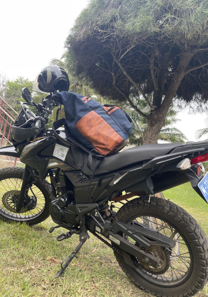 bismarkosi's tweet photo. Weekend with the B L A C K T O Y 
#rider_of_black #motorbike #RideTheLightning https://t.co/cxT2L4PHXf