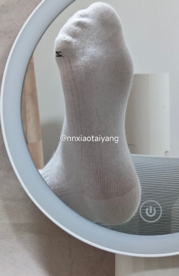 nnxiaotaiyang__'s tweet photo. 不如我自己发出来~要不然又被人盗用了去()
#白袜 #可爱 #正太 #脚丫 #少年 #学生 https://t.co/JF8IvrT6h2