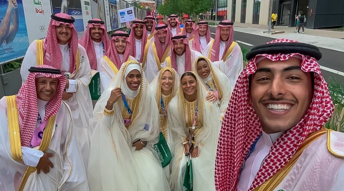 SmoSZz's tweet photo. يا وطن المجد والكبرياء ..

 يا وطن الفخر والإباء ..

 يا تاريخ الأجداد والآباء .. 

 لنا الحق في أن نفخر بك ..

 ونسير في ظل رايتك إلى العلياء .. 

🇸🇦🇸🇦🇸🇦🇸🇦🇸🇦🇸🇦🇸🇦🇸🇦🇸🇦

 الأميرة ريما بنت بندر آل سعود ..

سفيرة المملكة العربية السعودية لدى الولايات المتحدة ..

لدى حضورها حفل أفتتاح دورة الألعاب الأولمبية في باريس 𝟐𝟎𝟐𝟒 ✨🇸🇦

 #باريس2024
#الألعاب_الأولمبية  
#السعودية 🇸🇦
#Paris2024  
#انا_مش_روبورت_انا_سعودي  🤍🇸🇦🤍
 #ولي_العهد_الامير_محمد_بن_سلمان‌ 

#صباح_الخير
