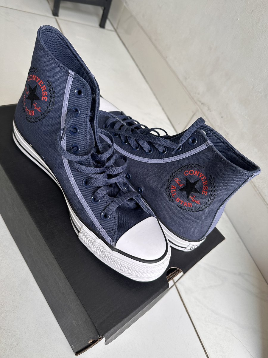 oandar's tweet photo. @hrdbacot WTS Converse CTAS Men's Sneakers - Navy ukuran 42, belum pernah dipakai, lokasi jaksel, minat DM https://t.co/H4qxXsyRGR