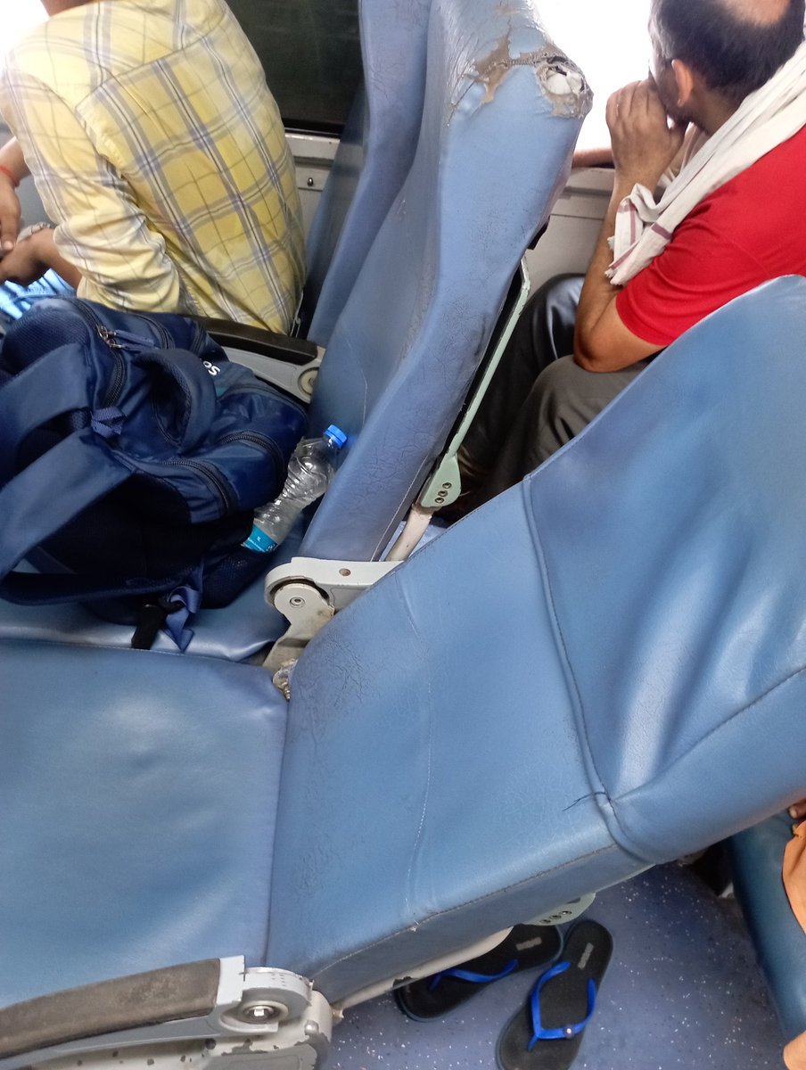 deepakplanet2's tweet photo. @RailMinIndia @RailwayNorthern  @RailwaySeva 
Horrible seat in Gomti Express Train No. 12420, Coach D-4, seat no. 6. Please do needful, people pay for ticket. Where is the vision of becoming developed country by 2050. https://t.co/LHvIB8GCf1