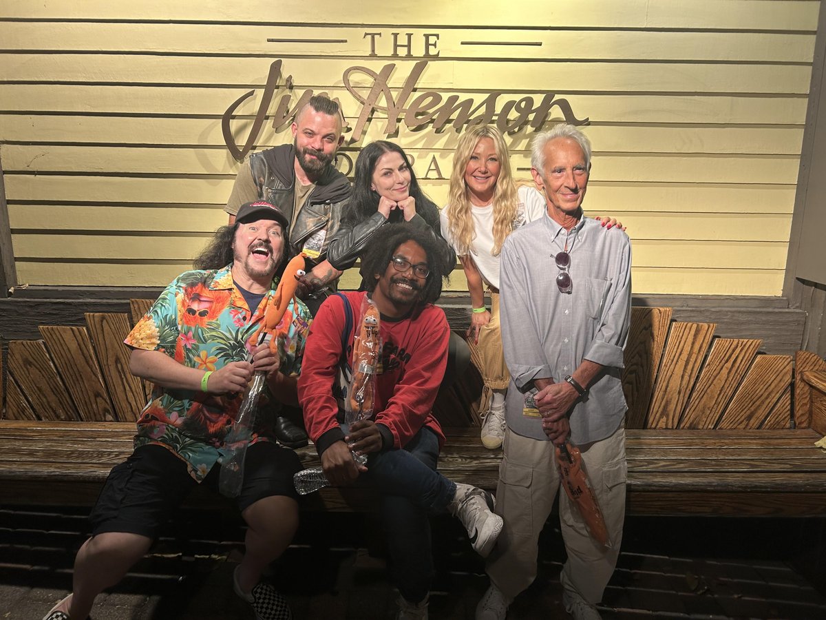 WallyWingert's tweet photo. #puppetup was a total blast tonight at the Jim Henson Studios in Hollywood! Blake, Sara, Edi, Elliot, Isaiah & I laughed ourselves silly! Catch this show! #jimhensoncompany https://t.co/yIRwSwgRv0