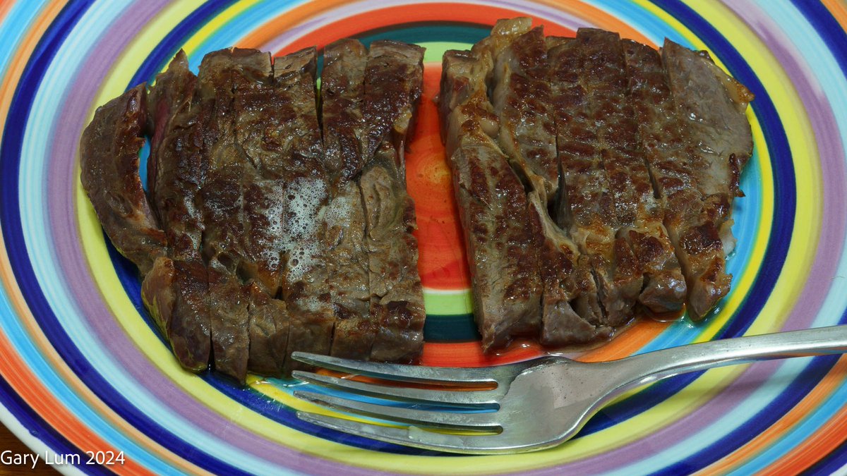 Yummy_Lummy's tweet image. Scotch fillet steak for lunch and then scotch fillet steak and an egg fried in butter for tea. #sundaysteak #meat #meatisgood