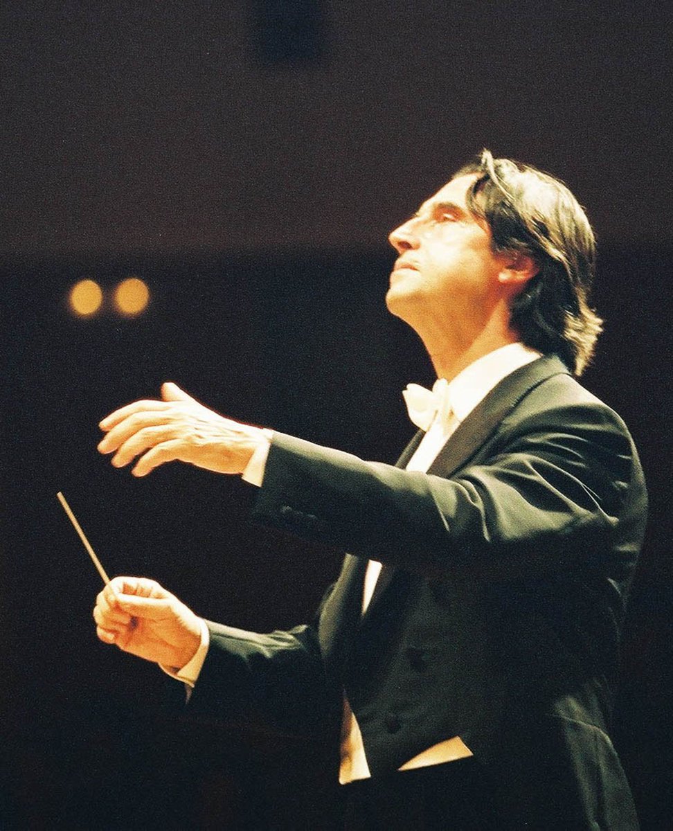 🎉Happy Birthday to Maestro Riccardo Muti!

Watch our former Principal Conductor conduct the Philharmonia Orchestra: youtu.be/H4RQlUNeRAo