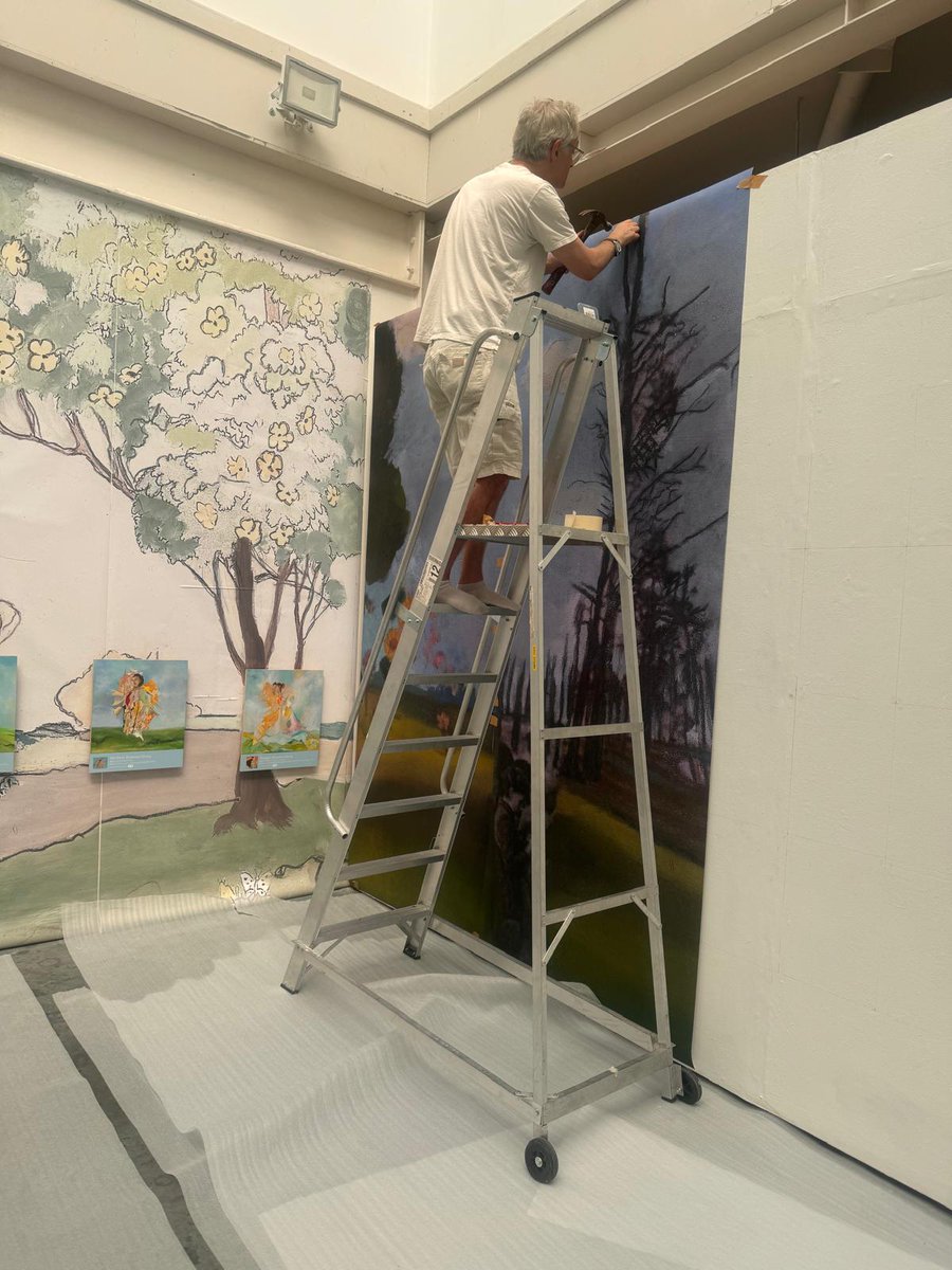 DegardNews's tweet photo. This past couple months has been really busy with exhibitions. Here are some behind the scenes set up for my end of year show at UEL. https://t.co/RyfdXkrplp