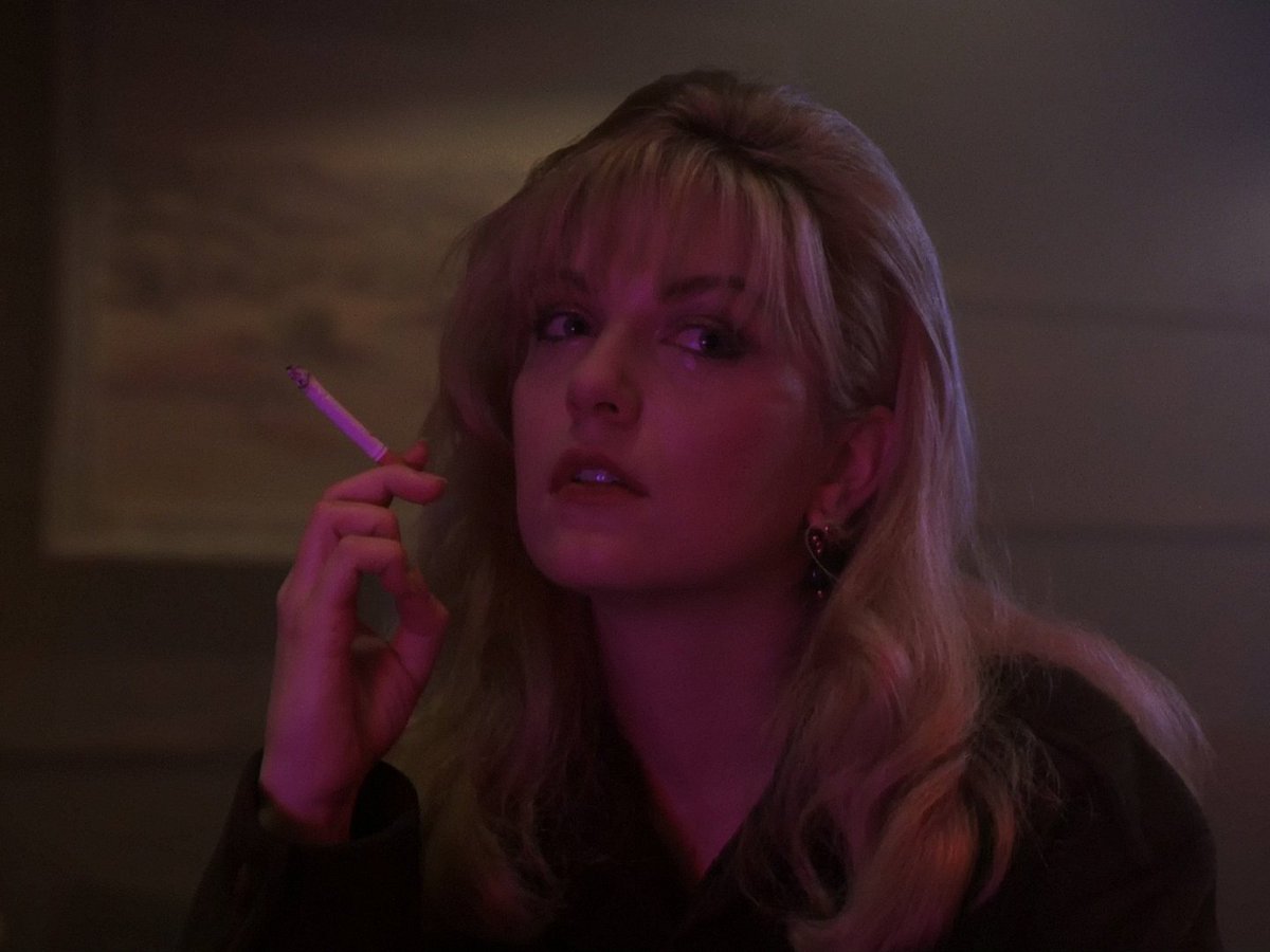 BlackLCult's tweet photo. Twin Peaks women smoking https://t.co/M1B8sjEyA2
