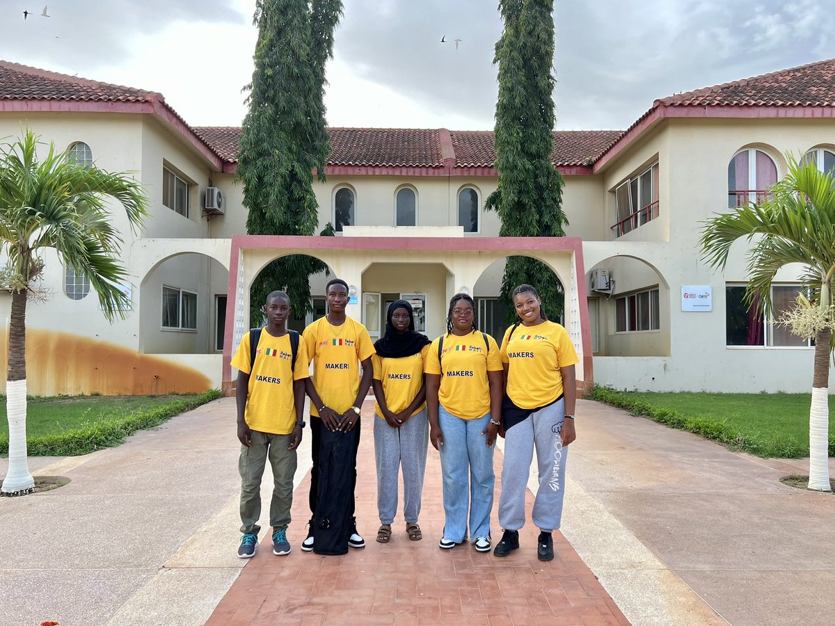 ROBOTSMALI1's tweet image. #RobotsMali 
Aujourd&apos;hui, c&apos;est le grand jour ! 
Encourageons-les ensemble et montrons notre soutien. 🇲🇱🙏🏾
Vos encouragements comptent ! 
#TeamMali #CompétitionPanafricaine #FiersDeNosEnfants #STEM #Robotique