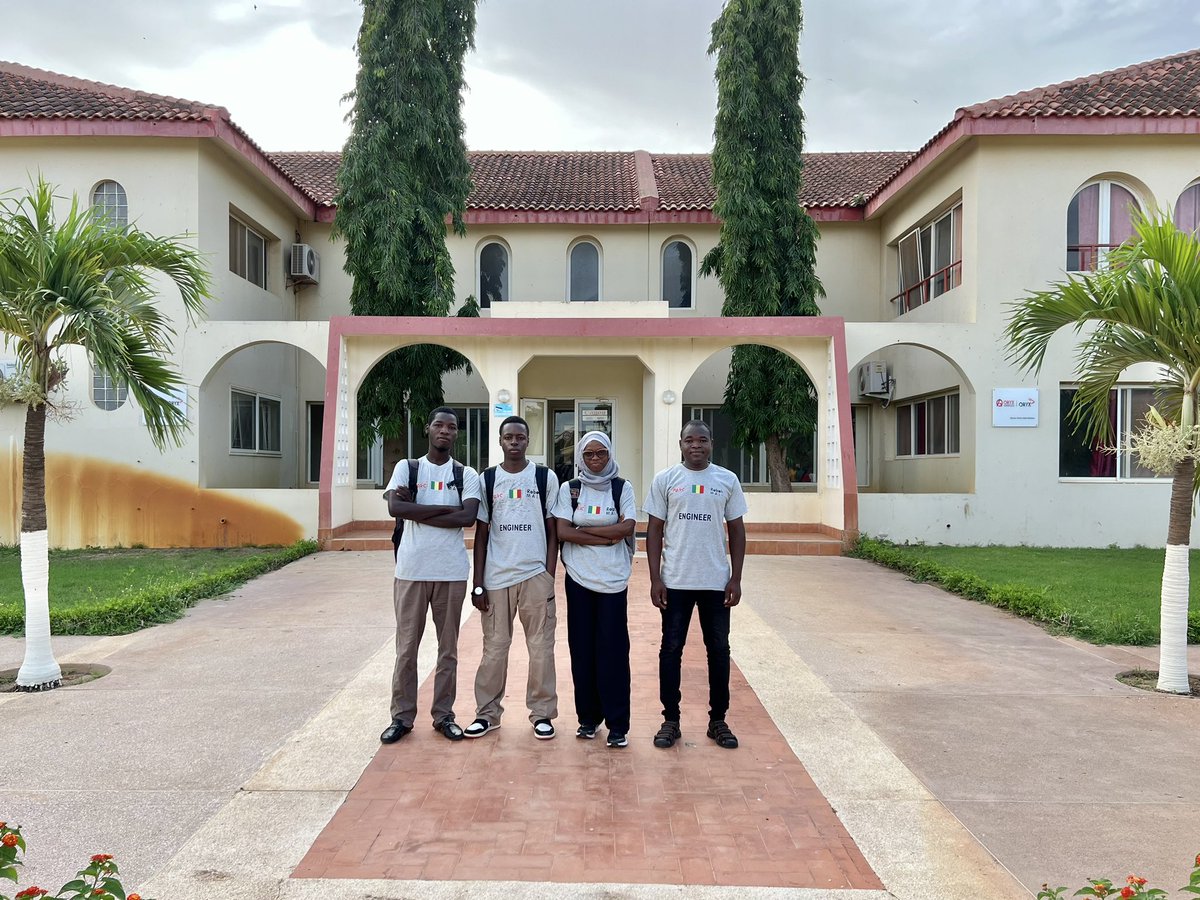 ROBOTSMALI1's tweet image. #RobotsMali 
Aujourd&apos;hui, c&apos;est le grand jour ! 
Encourageons-les ensemble et montrons notre soutien. 🇲🇱🙏🏾
Vos encouragements comptent ! 
#TeamMali #CompétitionPanafricaine #FiersDeNosEnfants #STEM #Robotique