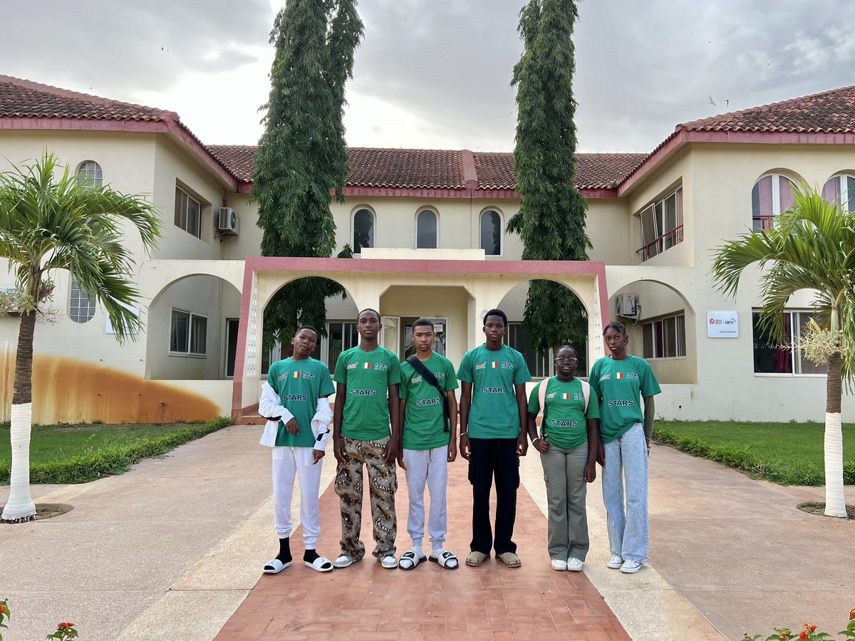 ROBOTSMALI1's tweet image. #RobotsMali 
Aujourd&apos;hui, c&apos;est le grand jour ! 
Encourageons-les ensemble et montrons notre soutien. 🇲🇱🙏🏾
Vos encouragements comptent ! 
#TeamMali #CompétitionPanafricaine #FiersDeNosEnfants #STEM #Robotique