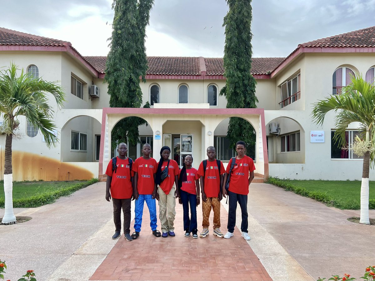 ROBOTSMALI1's tweet image. #RobotsMali 
Aujourd&apos;hui, c&apos;est le grand jour ! 
Encourageons-les ensemble et montrons notre soutien. 🇲🇱🙏🏾
Vos encouragements comptent ! 
#TeamMali #CompétitionPanafricaine #FiersDeNosEnfants #STEM #Robotique