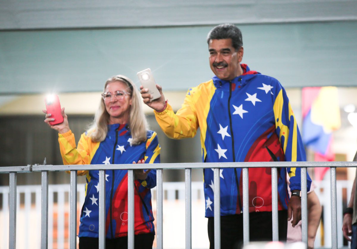 Prensa Presidencial (@presidencialven) on Twitter photo #Entérate📰En este momento histórico, 28 de julio 2024, nosotros somos la única garantía de paz y tranquilidad que tiene el país, aseveró el jefe de Estado <a href="/NicolasMaduro/">Nicolás Maduro</a>. #Entérate📰En este momento histórico, 28 de julio 2024, nosotros somos la única garantía de paz y tranquilidad que tiene el país, aseveró el jefe de Estado <a href="/NicolasMaduro/">Nicolás Maduro</a>.