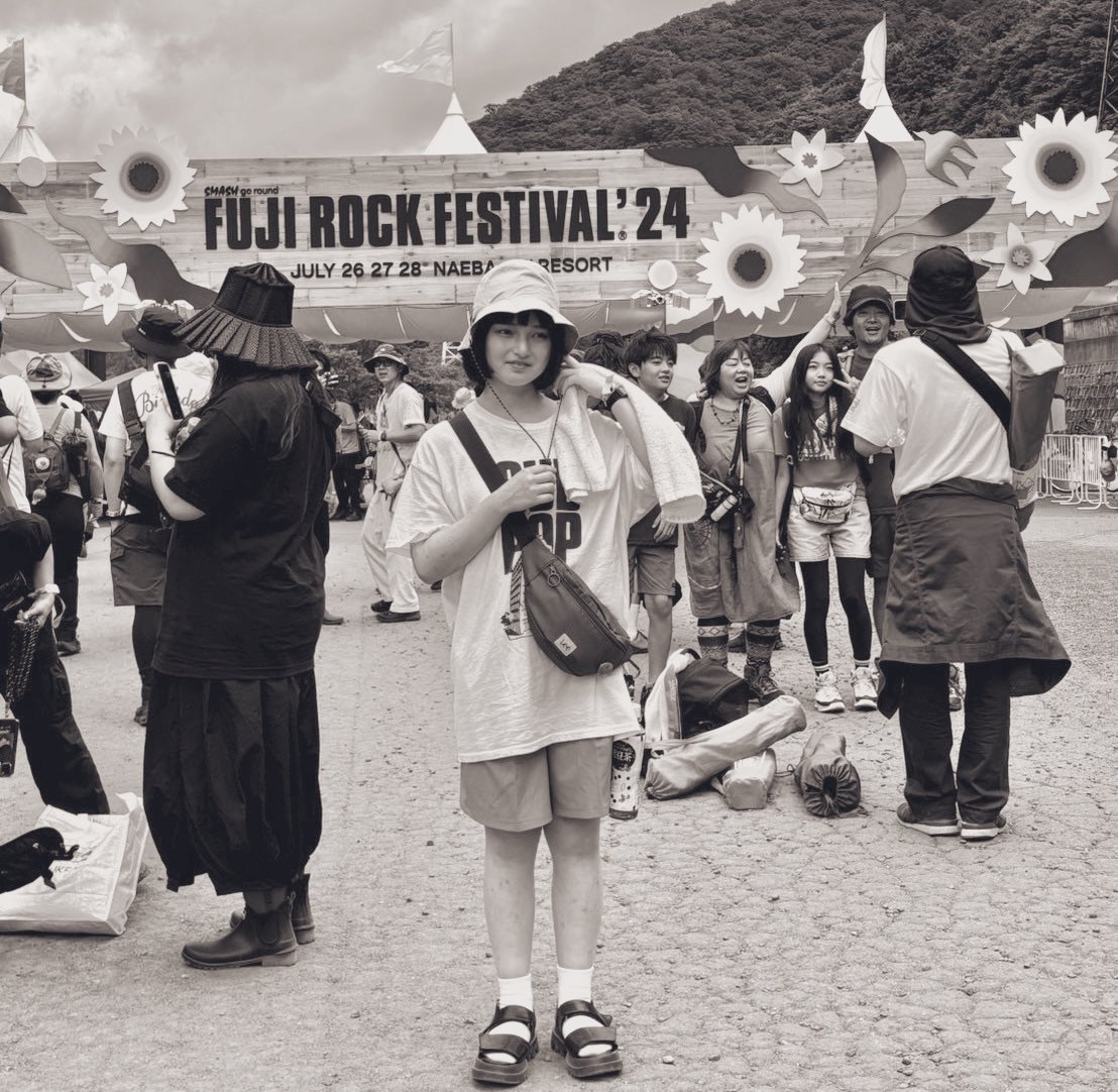 初フジロック‼︎ 3日目のみ参加。
キムゴードンとRIDE見れたのは激アツすぎ
さすがにSUBPOP Tシャツの人おらんかった