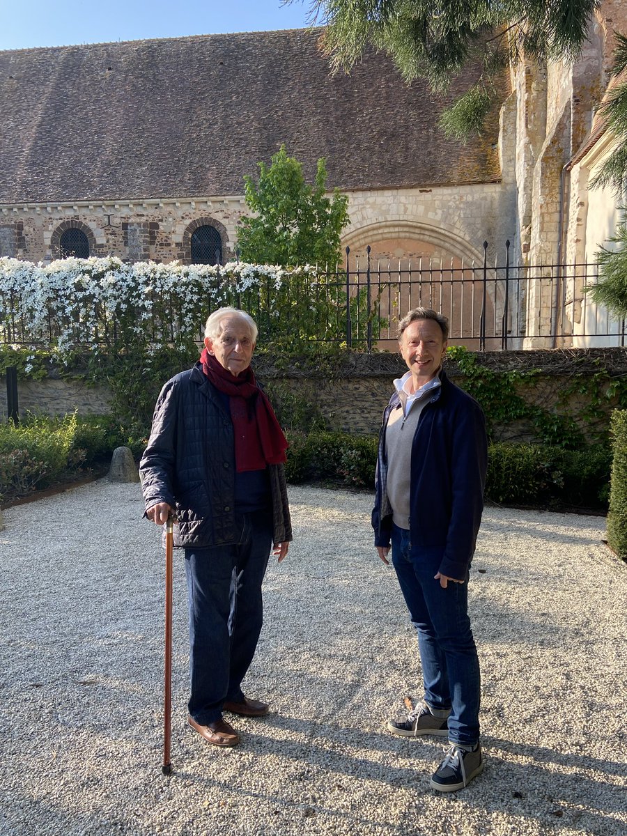 Stéphane Bern (@bernstephane) on Twitter photo Le prince <a href="/MichaelOfGreece/">Michael of Greece</a> s’est éteint ce matin à Athènes. Il n’était pas seulement un conteur, écrivain et historien hors pair, il était aussi un ami merveilleux, curieux de tous et de tout, plein d’humour et de fantaisie. Il va nous manquer. Pensées émues pour sa famille. RIP Le prince <a href="/MichaelOfGreece/">Michael of Greece</a> s’est éteint ce matin à Athènes. Il n’était pas seulement un conteur, écrivain et historien hors pair, il était aussi un ami merveilleux, curieux de tous et de tout, plein d’humour et de fantaisie. Il va nous manquer. Pensées émues pour sa famille. RIP