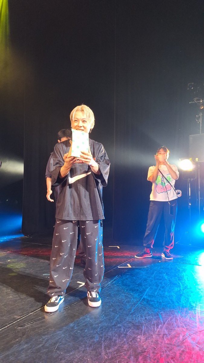 今日は大大千秋楽と誕生日を同時に迎えました

梅棒18th "シャッター・ガイ"
全30公演を無事にメンバー欠けることなく終える事が出来ました

東京、大阪、愛知と劇場に足を運んでくださった皆さま本当にありがとうございました‼️

とても素晴らしい経験を素敵なキャスト、スタッフと迎えて幸せです🫡✨