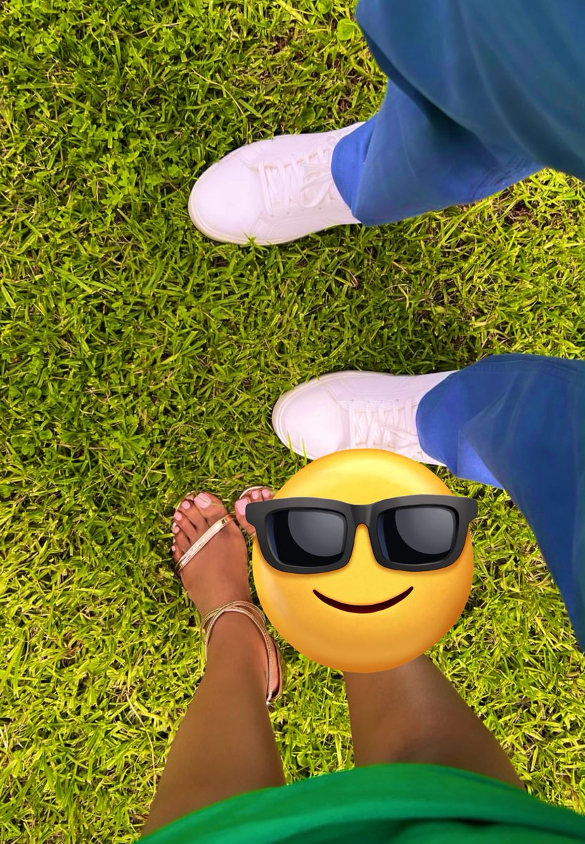 MkenyaReal_'s tweet image. Blankets and Wine o’clock featuring me and Miss Green 💚 but first some late lunch. Mko?

| #BlanketsAndwine |