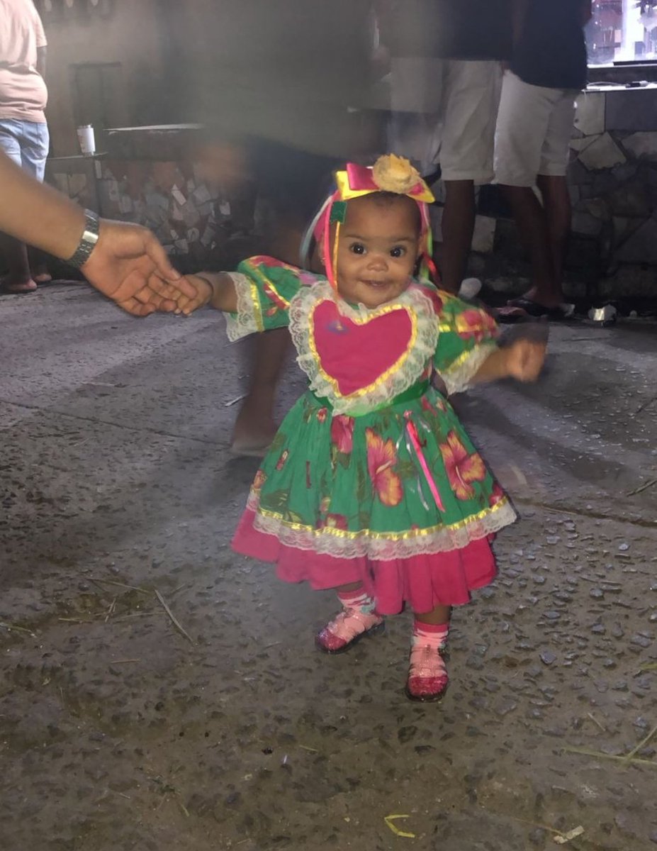 02Equipe_cesar's tweet photo. Minha caipira mais linda 😍🥰 https://t.co/iNcbMjXIqm