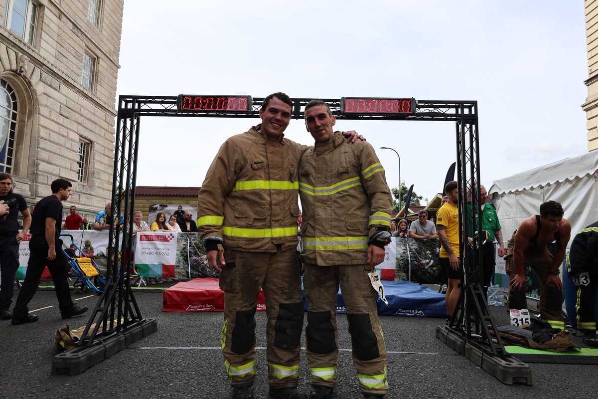 MerseyFire's tweet photo. Things are heating up now 🔥

Station Manager Phil Kelly has put in a smashing time of 3.34 and two MFRS brothers have just gone head to head! https://t.co/OtkgQirLPY
