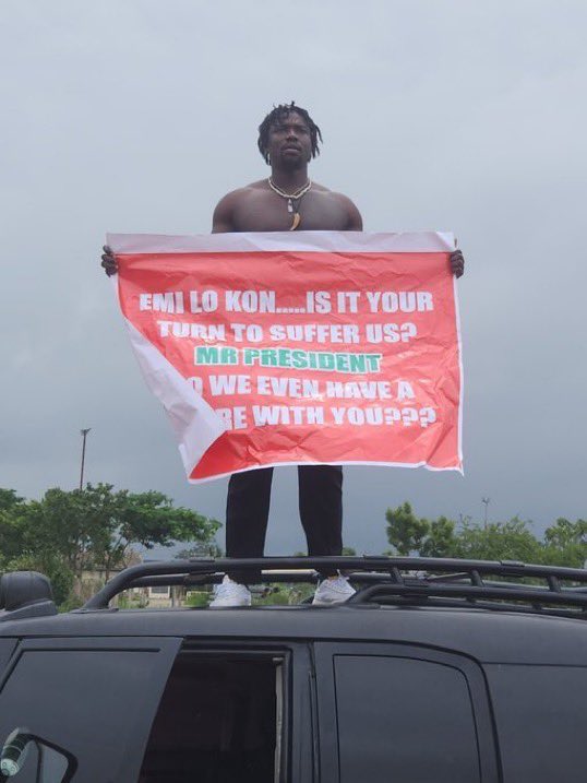 abazwhyllzz's tweet photo. VeryDarkMan has started protesting in Abuja https://t.co/CnP2Ns6POi