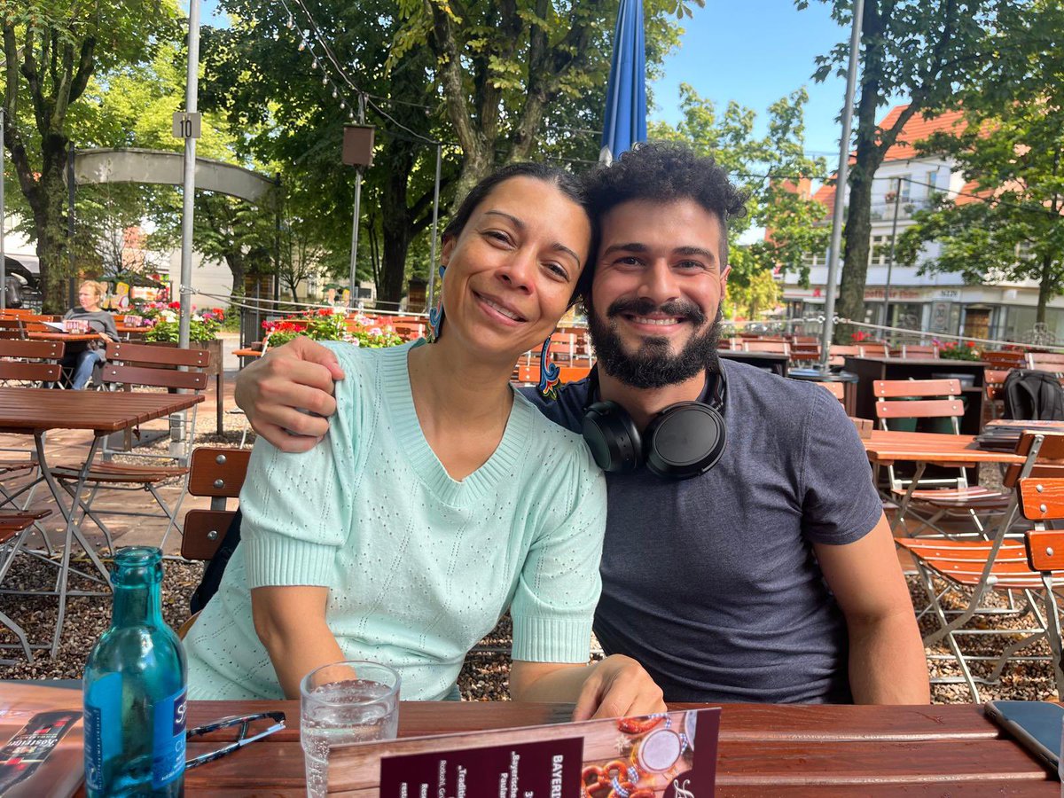 Great morning listening about host-parasite interactions and catching up after two years in person with @AvispaTica at #ICN2024