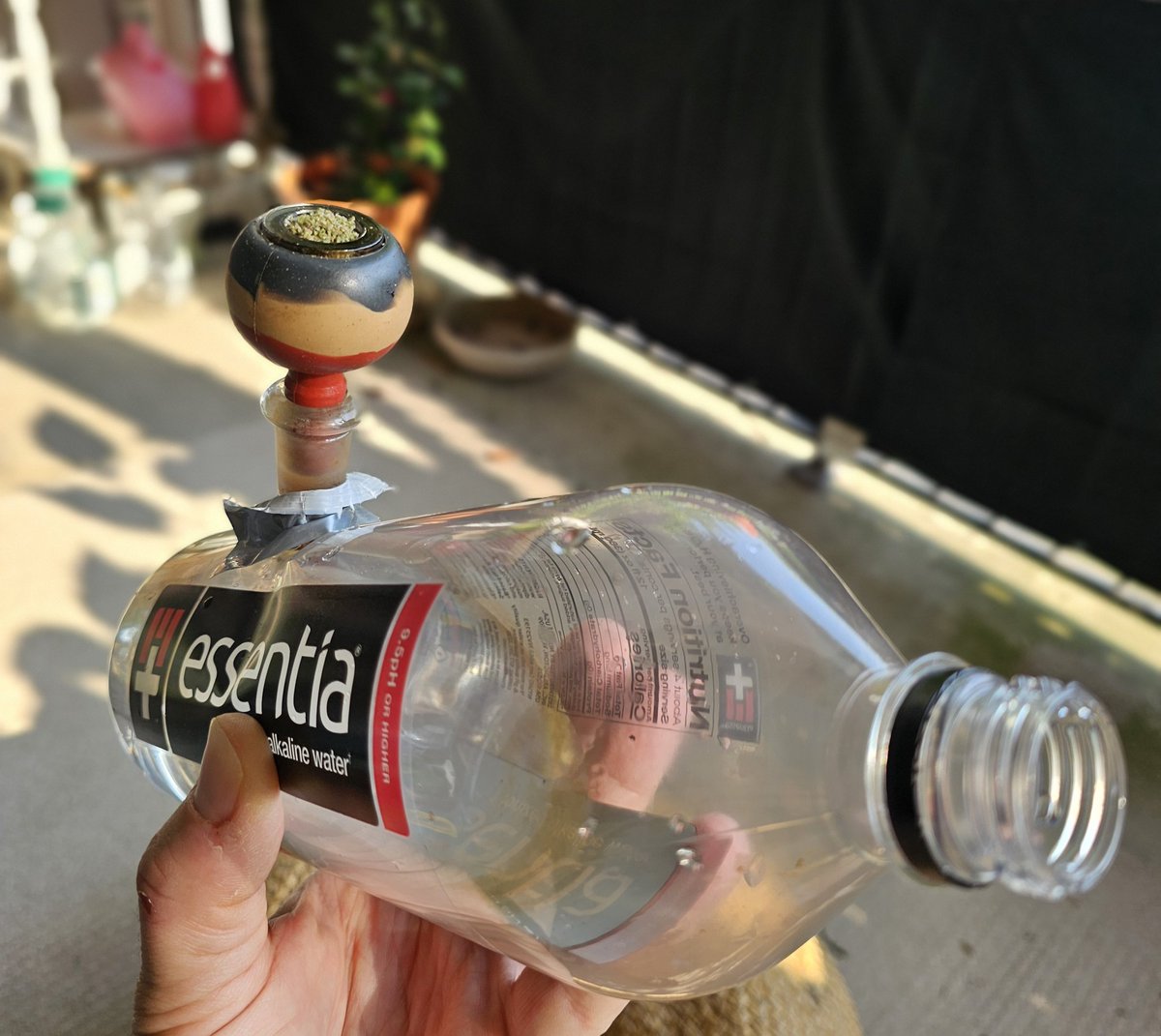 Wizard_of_Apoth's tweet photo. When you bust your water bong and don't have time to immediately go by another one, you make do with what you've got!
#legalThc #ThcA #NCHemp #Cannabis #waterbong #stoneringenuity #CharlotteNC https://t.co/f8beRW5Jga