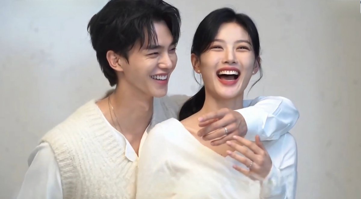 LoveAmazingLee's tweet photo. srsly, #kimyoojung got the perfect teeth and the loveliest smile 🥹 https://t.co/64wwyx7ADI