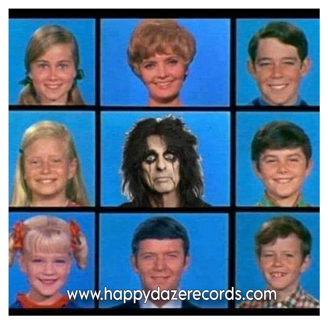 happydazerecord's tweet photo. 😎😎😎
#happydazerecords #getyousomehappy #indierecordstores #supportlocalrecordstores #supportsmallbusiness #michiganrecordstores #cds #cassettes #8tracks #45s #records #recordstore #books https://t.co/2iyoGka8DA