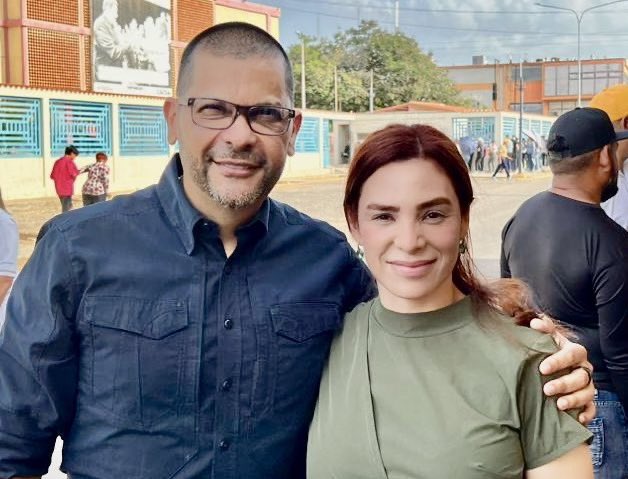 Por La Paz
Por el pueblo 
Por la Patria!!! 

Aquí está nuestro voto, leal y consciente!!!

Venceremos <a href="/NicolasMaduro/">Nicolás Maduro</a> <a href="/dcabellor/">Diosdado Cabello R</a> <a href="/ConElMazoDando/">Con el Mazo Dando</a> <a href="/PartidoPSUV/">PSUV</a> <a href="/NestorLReverol/">Néstor Reverol</a>