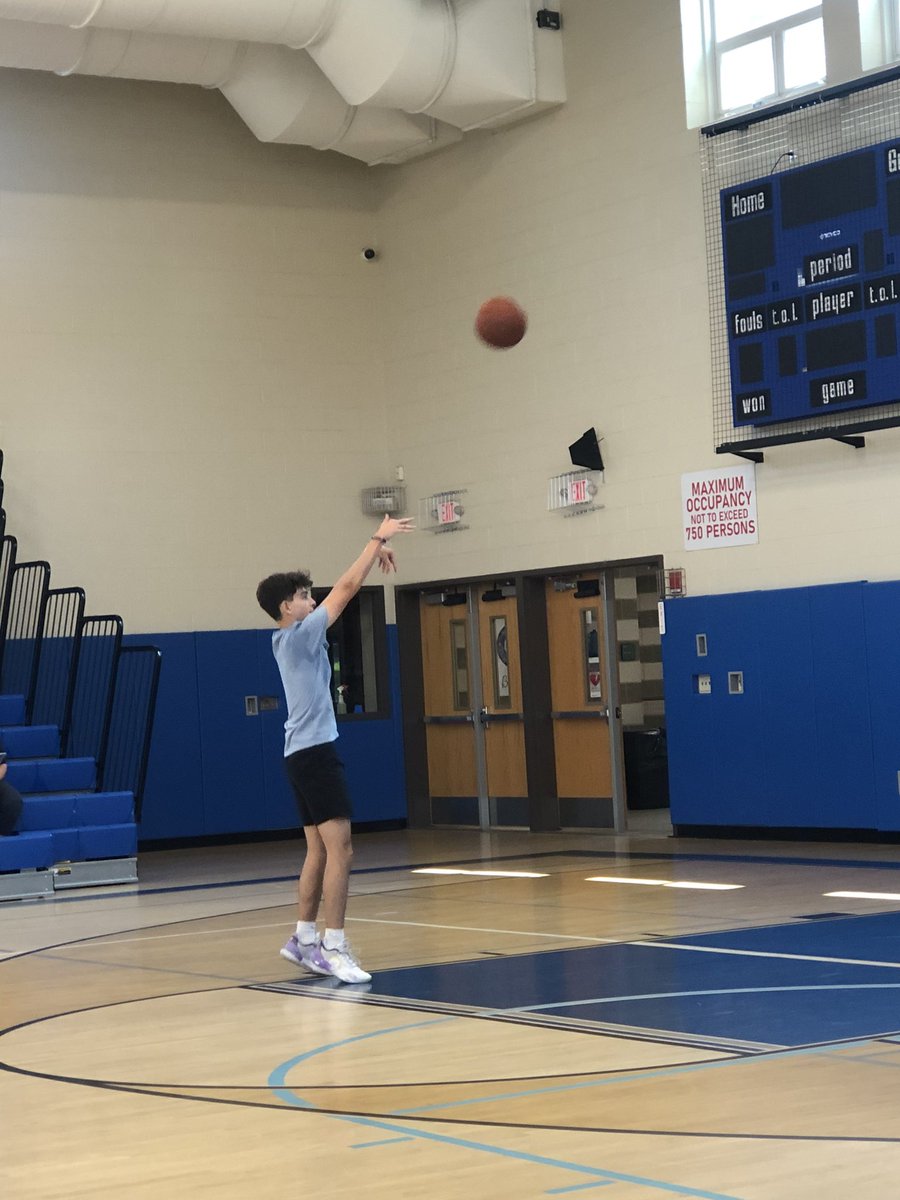 BeyondTheGameC1's tweet image. Our BTGC young and older boys back in the gym training for PC Unity Day on Saturday August 10th from 12-7pm Columbus Park.
#back2basic
#basketballtraining
#youthdevelopment
beyondthegameconnection.com