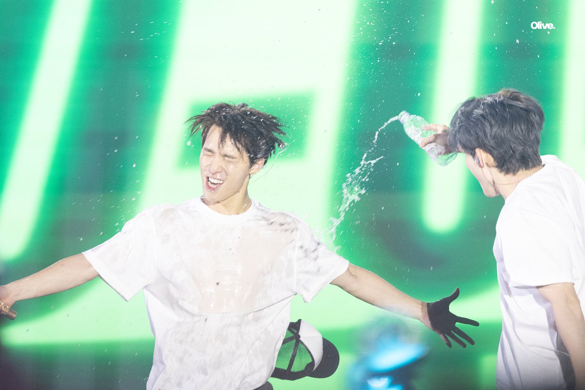 240724 캐럿랜드 CARATLAND 

물놀이하는 수달이랑 해달🤣
쿱스 완전 신났어 ㅋㅋㅋ

#세븐틴 #에스쿱스 #디노 #SEVENTEEN #SCOUPS #DINO