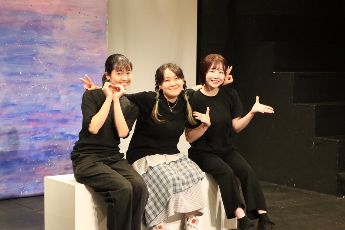 tsuguniph's tweet photo. #ひとりぼっちの夜 
企画監修&amp;舞台監督な星くん。この人がいないと始まらない、まとまらない！ルーナ様。

照明かしまさん。我々のステラでありビロォド！色をつけ灯りをつけては消す。

そしてわたしは…結局カミユか！今回はリイたちも居てくれて大変助かった！
劇場案内のみんなはシルベか���。笑 https://t.co/IT09ZnkKSs