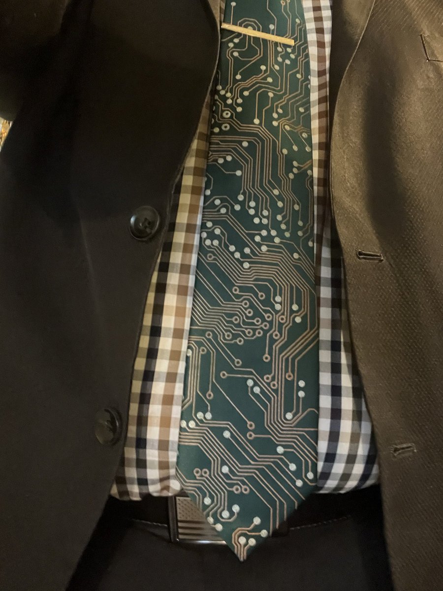 geekfye's tweet image. I think my tie is very fitting for the news from last night…RDJ is Doom. #AvengersDoomsday #RobertDowneyJr #DrDoom #RJDISDOOM