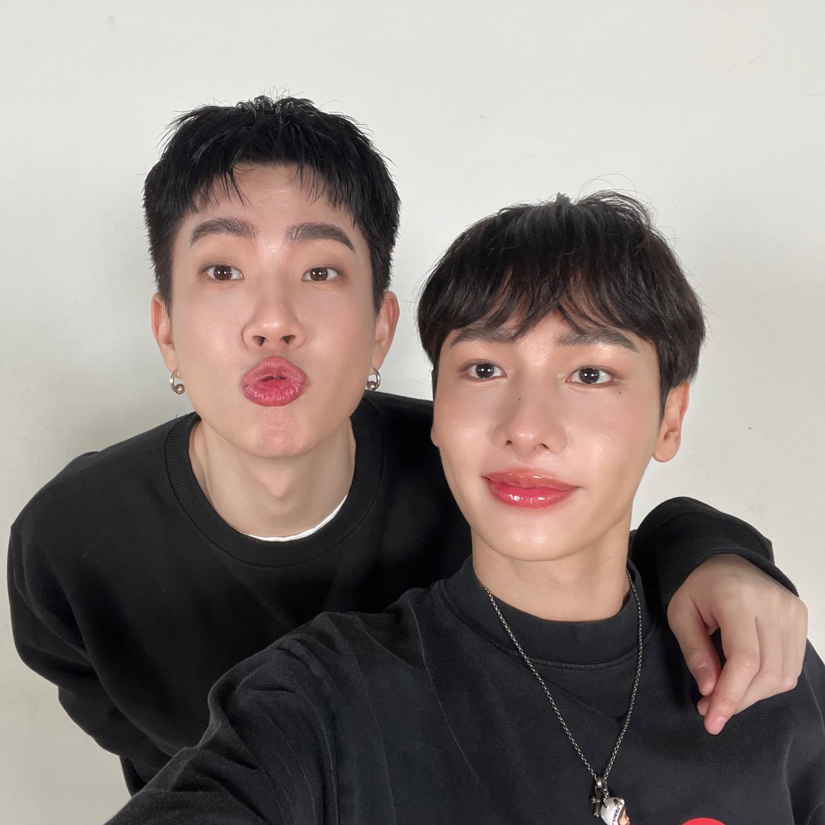 พี่เจนน้องไรอันพร้อม! คืนนี้เจอกันใน #TheTraineeSeriesEP5 น้าาาา เช็กชื่อๆ ใครมาแล้วบ้างค้าบบ 👋🏻✨
