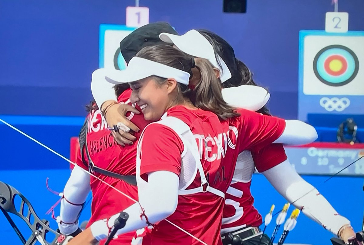 🥳✨¡FELIZ CUMPLEAÑOS ANGY!🇲🇽🏹

¡México 🇲🇽 le gana al Campeón Mundial Alemana 🇩🇪 por 5-1 va a semifinales de los Juegos Olímpicos en el equipo femenil del en Tiro con Arco!

¡Qué forma de celebrar para Angy Ruiz, la más joven del equipo, que hoy cumple 18 años!
