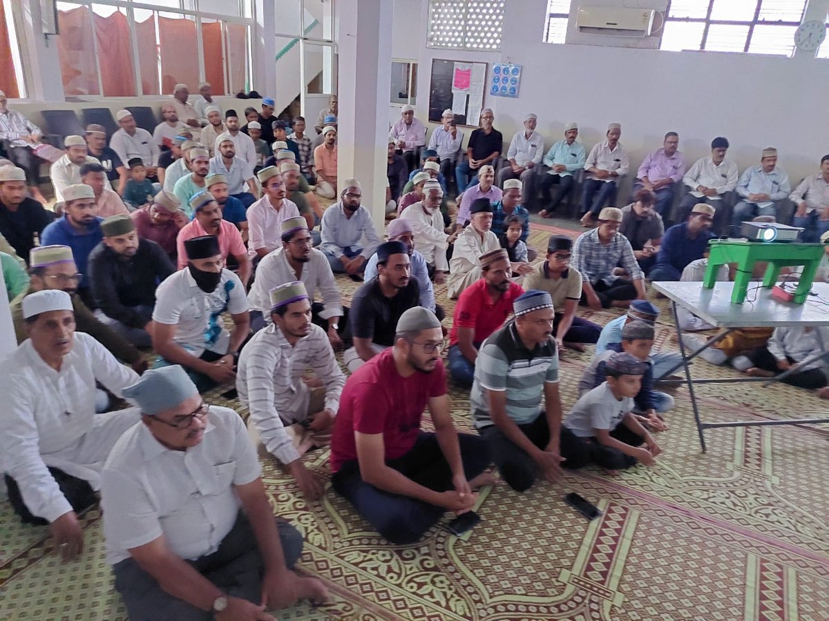 SajeelGhouri's tweet photo. Members of Ahmadiyya Muslim Community Jamaat Hyderabad, India joined the faith inspiring Baait ceremony through the blessings of #MTAi, Renewing the pledge of allegiance to Islam Ahmadiyyat #JalsaUK @JalsaConnect https://t.co/5XVmbxA1dr