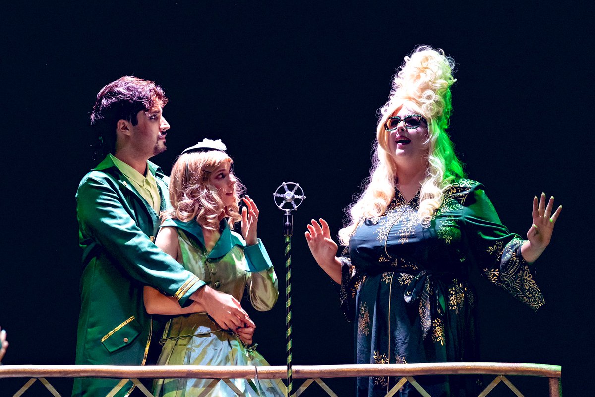 Peekaboonito's tweet photo. Algunas fotos de la función de “Memorias de una bruja mala” 🎭 https://t.co/IUYZwFqEuF